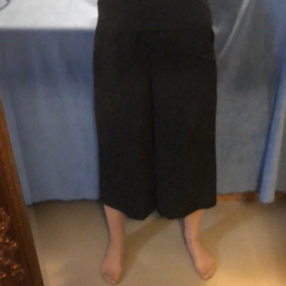 NWOT Never Worn Goucho Capris - Picture 2 of 4